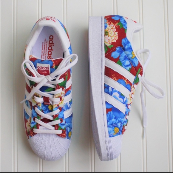 adidas Shoes - NIB - Rare Adidas Floral Superstar Tennis Shoes